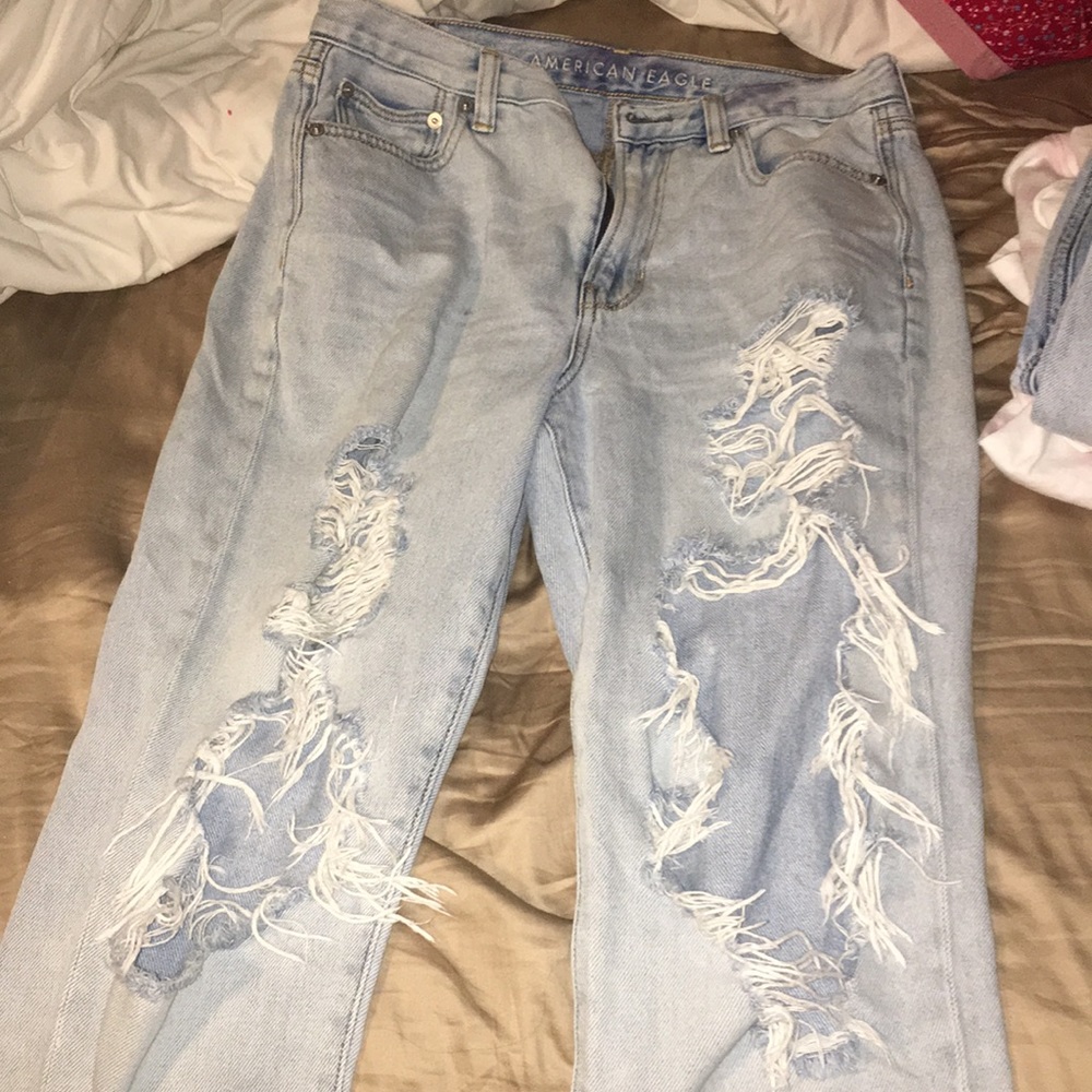 American eagle ripped jeans